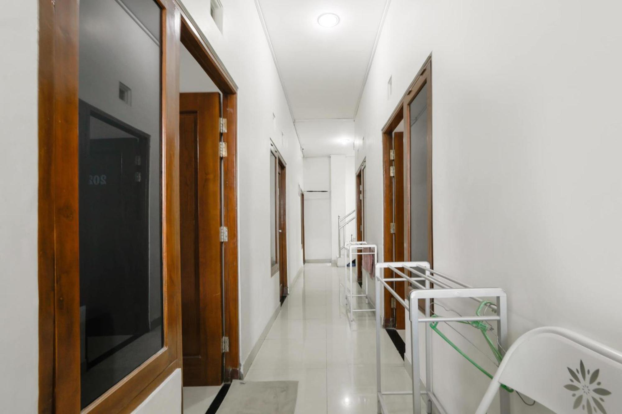 Super Oyo 3838 Tamansari Guest House Solo Εξωτερικό φωτογραφία